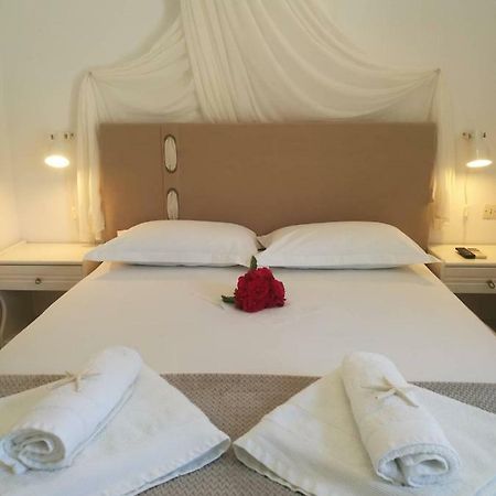 Andreas And Petrinela Rooms Triovasalos Exterior photo