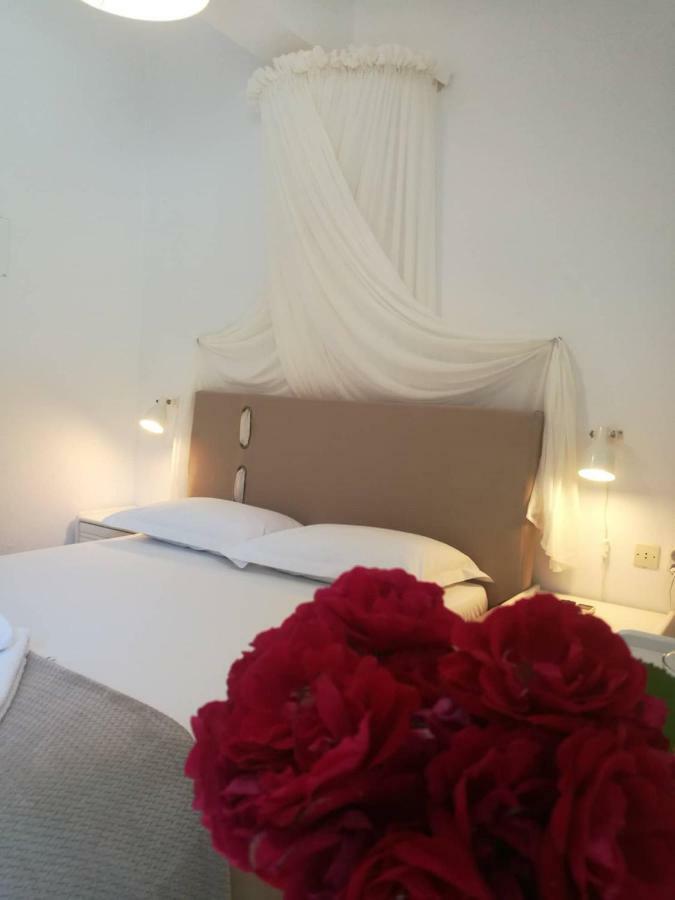 Andreas And Petrinela Rooms Triovasalos Exterior photo